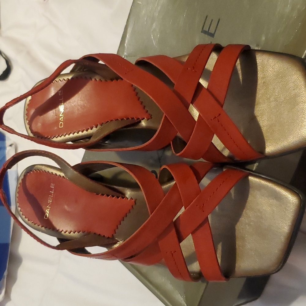 Danielle sandals with block scrappy heel sz 7 barely worn
